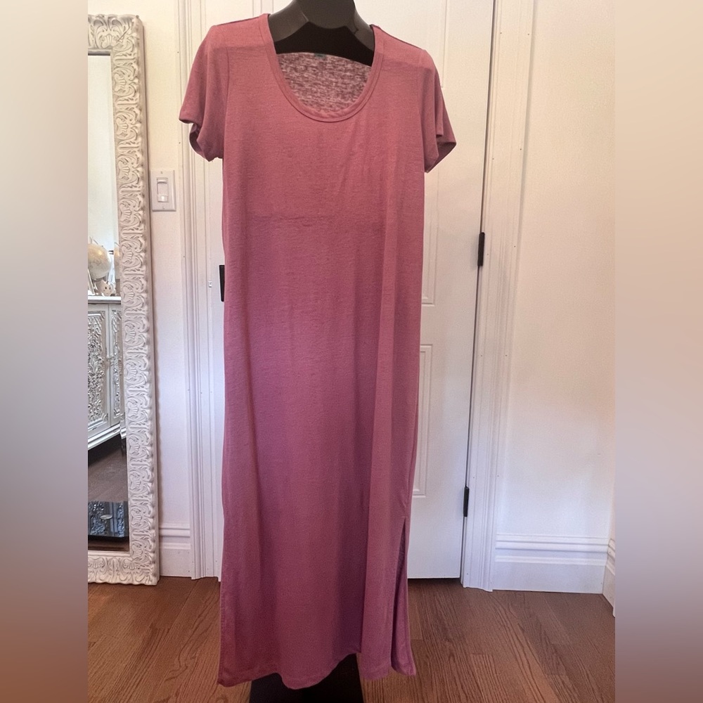 *Old Navy* Women’s Linen Maxi Dress, Pre-loved, Size Large.
